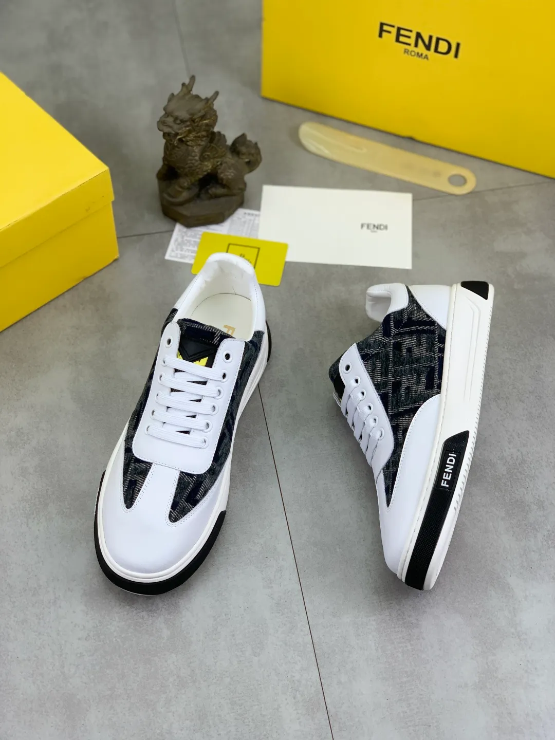 ​Men's shoes 💰P420 💰[New style] little monster 🆘 New style at FENDI counter 🕶️🕶️Simple routing effect, showing an elegant and cool driving shoe 🎬Using imported calfskin + first-layer pigskin lining🐂Excellent material🎬Detailed workmanship 🤗Comfortable foot feel➰➰. ​Pair it with any outfit to show your taste and temperament, low-key luxury ♻️Design ​simple and elegant ​noble and fashionable 🍃​Very loved and favored by trendy men 💓❤️size: 38-44 4️⃣colors available